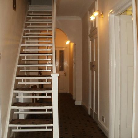 הית'רו London Heathrow Guesthouse מראה חיצוני תמונה