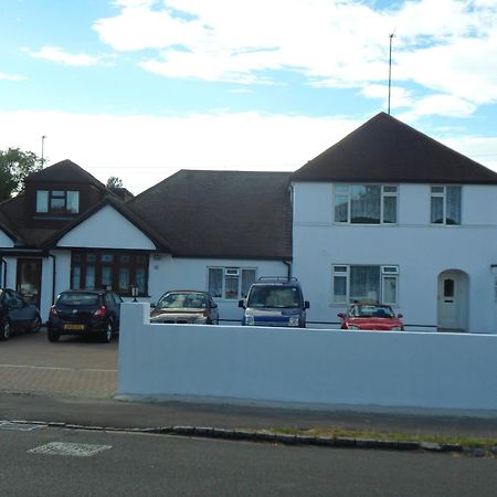 הית'רו London Heathrow Guesthouse מראה חיצוני תמונה
