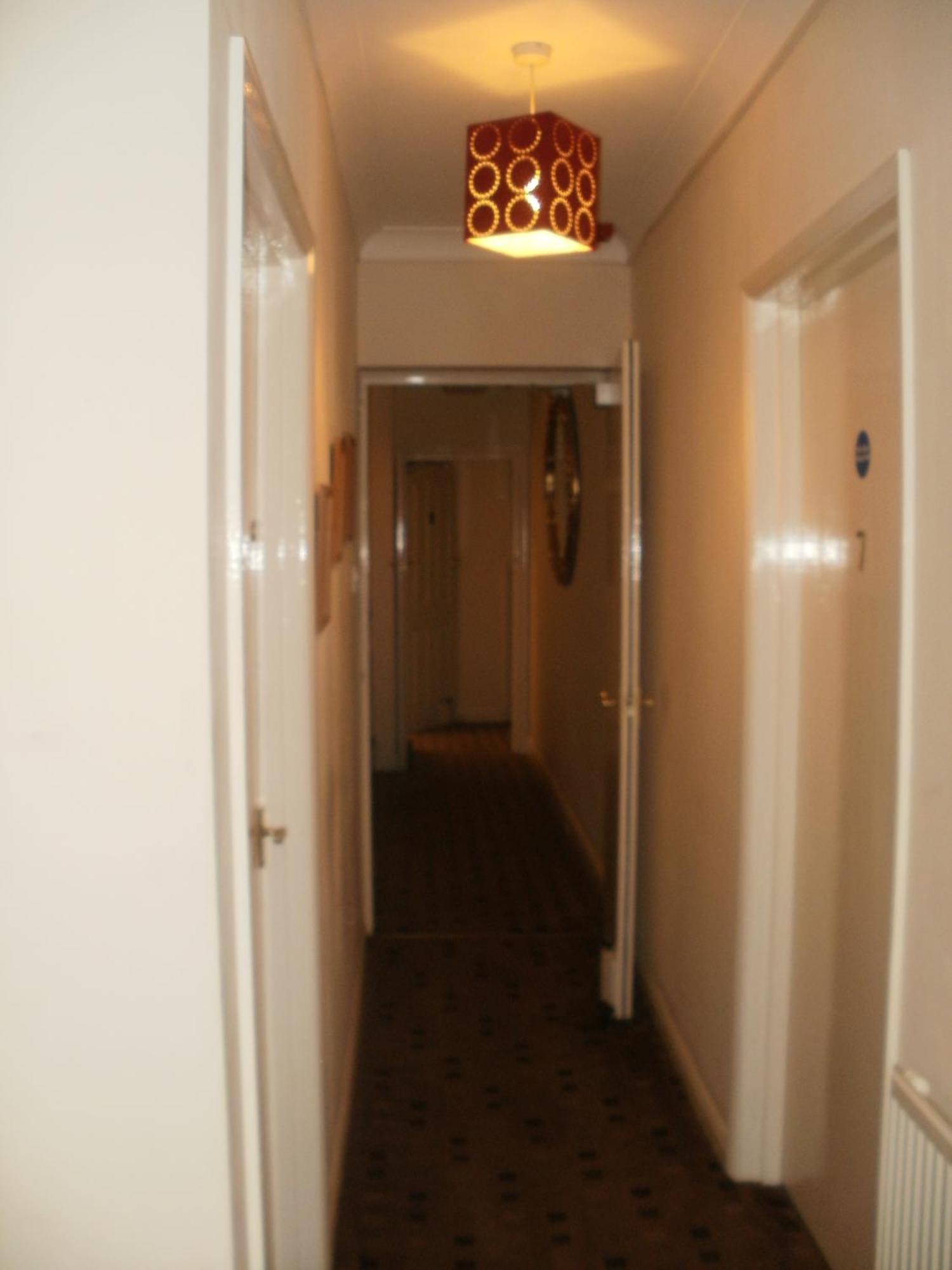 הית'רו London Heathrow Guesthouse מראה חיצוני תמונה