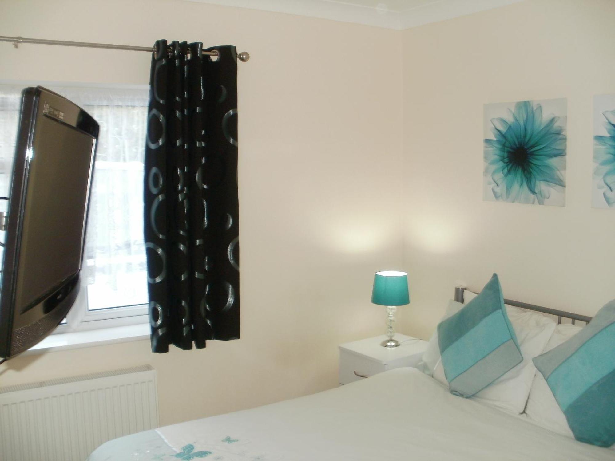 הית'רו London Heathrow Guesthouse מראה חיצוני תמונה